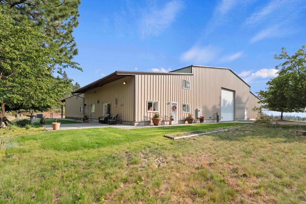 Photo of 10718 S Mica Vista Ln Ln, Mica, WA 99023 (MLS # 202625659)