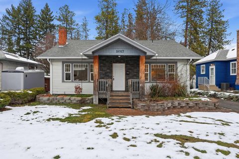 Photo of 1017 E 29th Ave, Spokane, WA 99203 (MLS # 202613668)