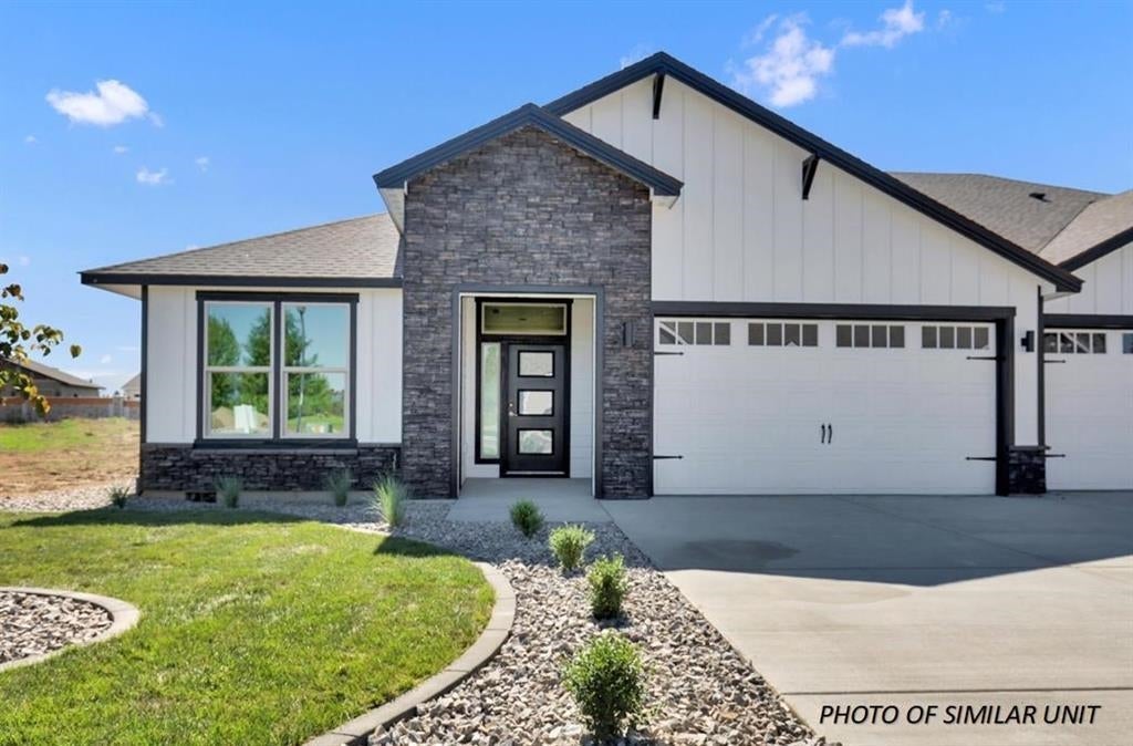 Photo of 1109 - 21 N Country Club Dr, Deer Park, WA 99006 (MLS # 202621539)