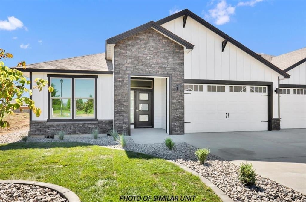Photo of 1109 - 21 N Country Club Dr, Deer Park, WA 99006 (MLS # 202621539)