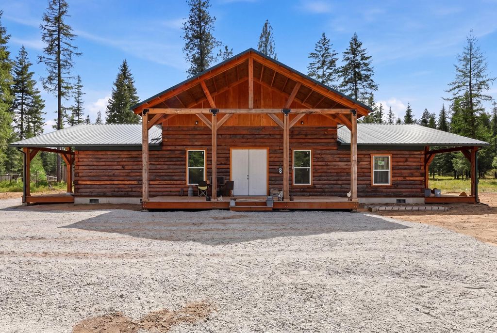 Photo of 1455 Colonial Way, Newport, WA 99156 (MLS # 202616465)
