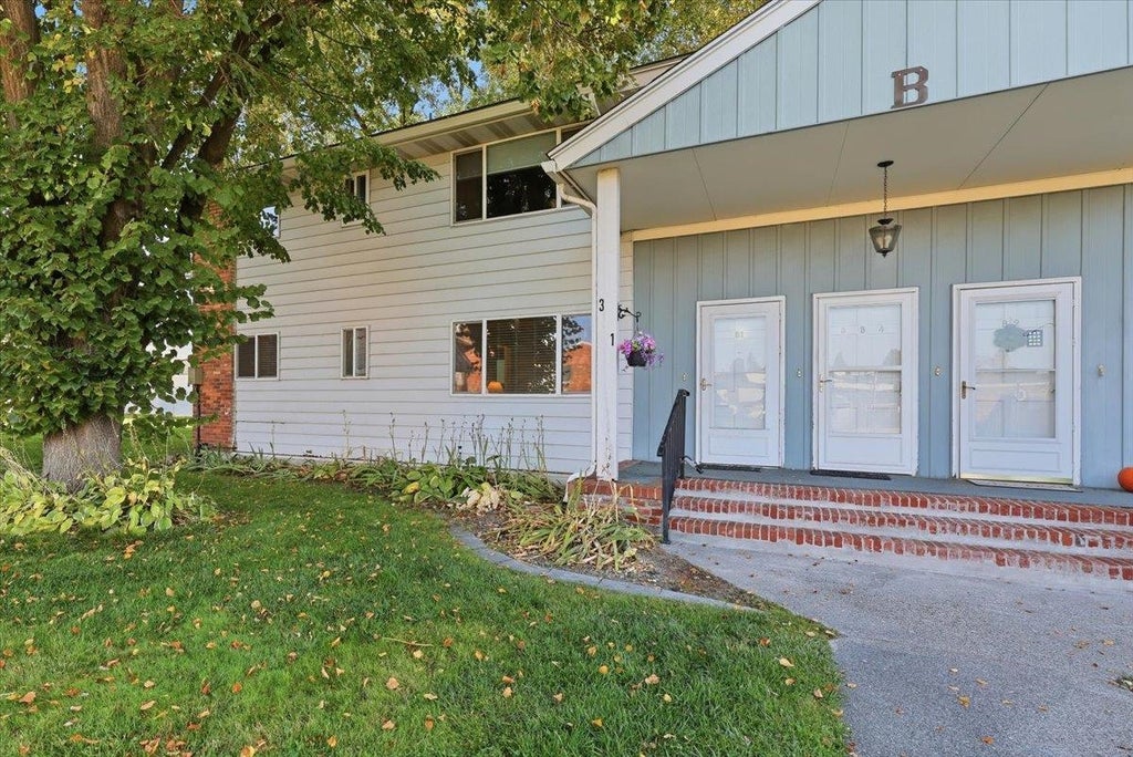 Photo of 250 N RAYMOND Rd, Spokane Valley, WA 99206 (MLS # 202626014)