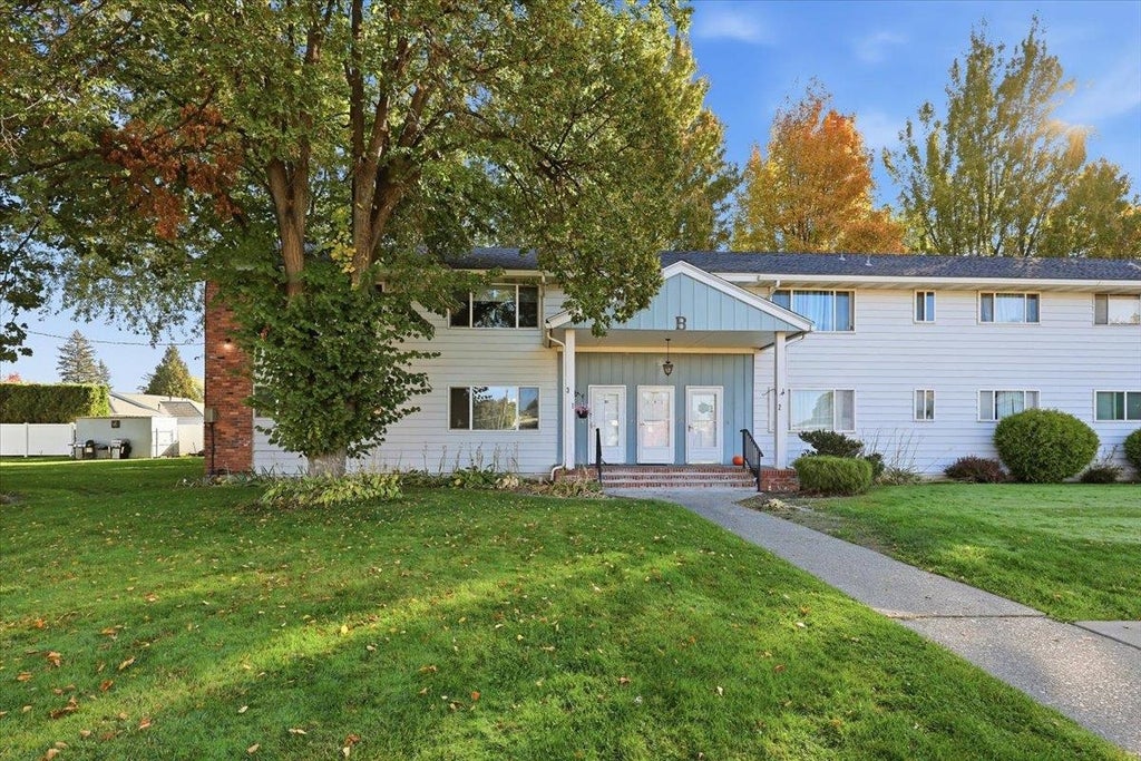 Photo of 250 N RAYMOND Rd, Spokane Valley, WA 99206 (MLS # 202626014)