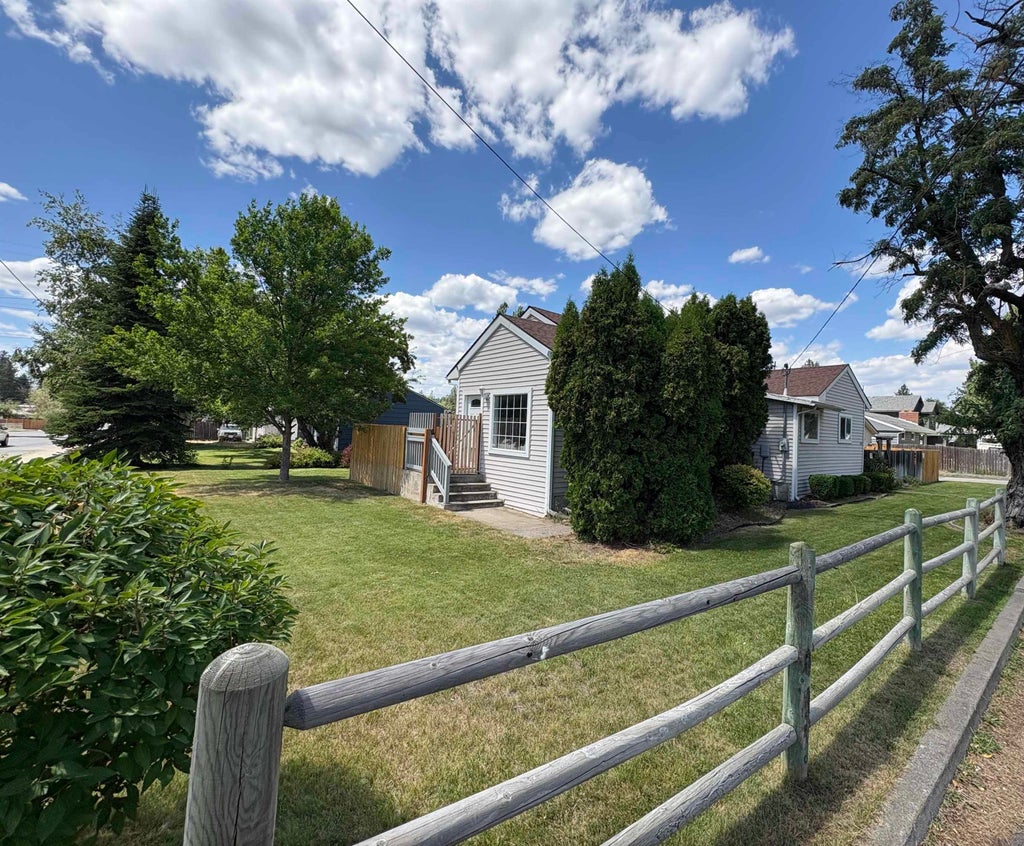 Photo of 6701 N normandie St, Spokane, WA 99208 (MLS # 202614975)