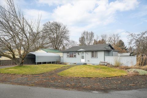 Photo of 7721 E RUTTER Ave, Spokane Valley, WA 99212 (MLS # 202611624)