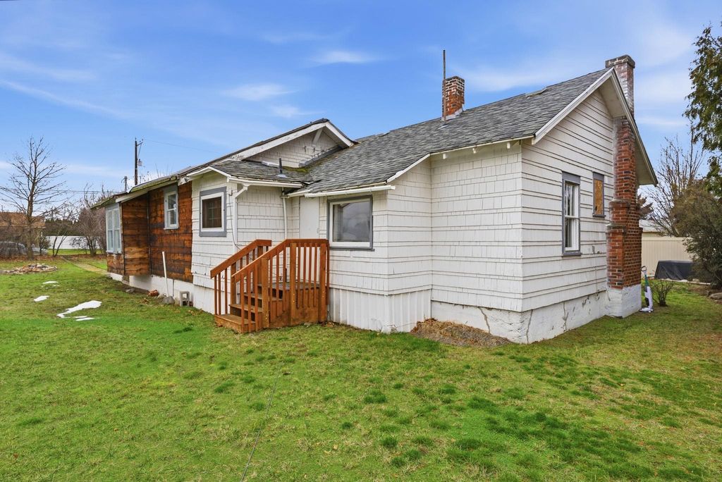 Photo of 18003 E Mission Ave, Spokane Valley, WA 99016 (MLS # 202616539)