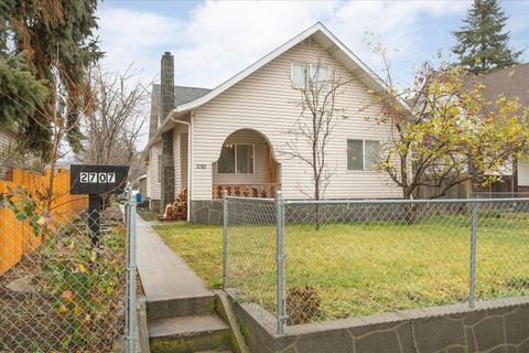 Photo of 2707 E 5th Ave, Spokane, WA 99202 (MLS # 202527643)