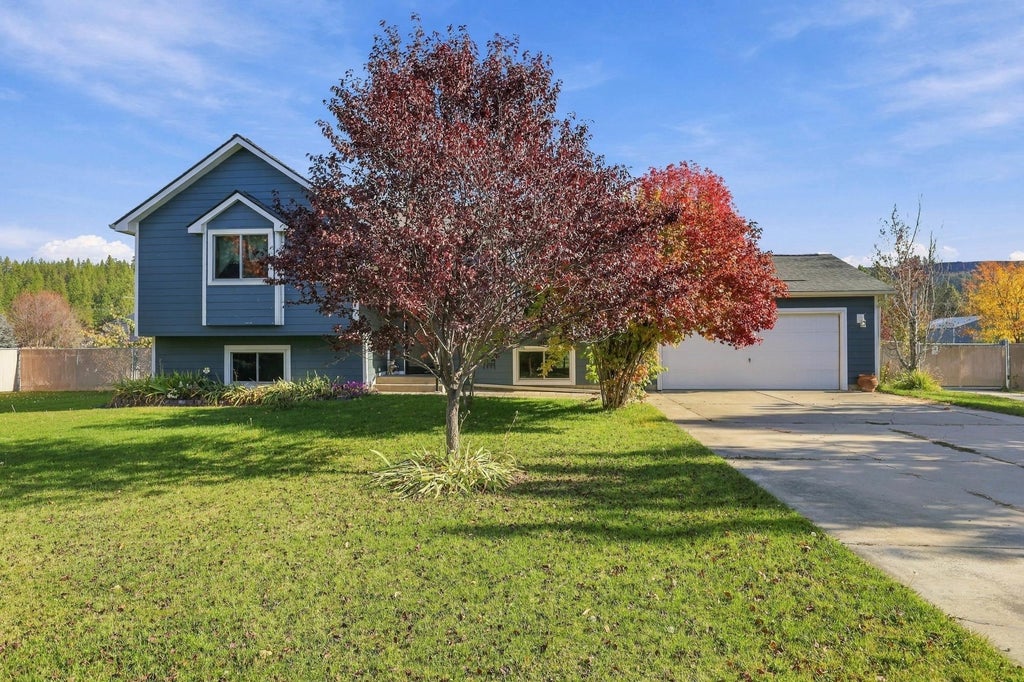 Photo of 13378 W Greenfield Rd, Nine Mile Falls, WA 99026 (MLS # 202626031)