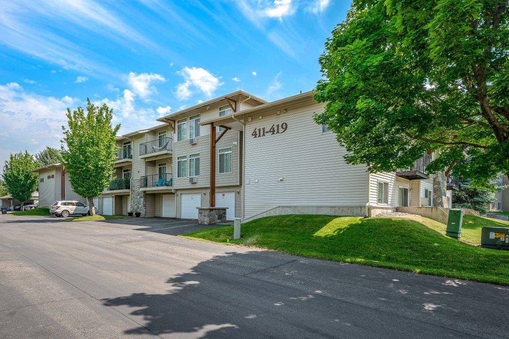 Photo 1 of 32 — 22855 E Country Vista Dr, Liberty Lake, WA 99019