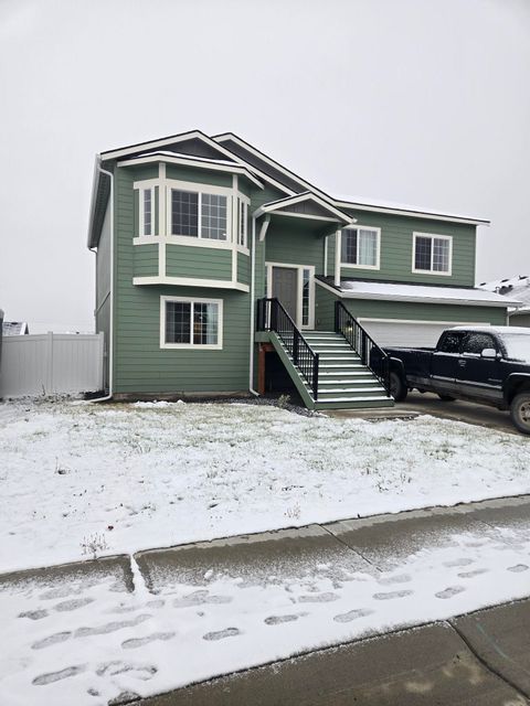 Photo of 1522 E Marilyn Cir, Deer Park, WA 99006 (MLS # 202527656)