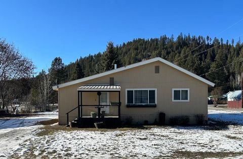 Photo of 102 S 8th Ave, Ione, WA 99139 (MLS # 202611314)