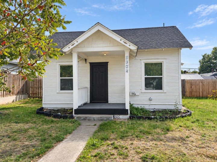 Photo 1 of 8 — 1324 E Broad Ave, Spokane Valley, WA 99207