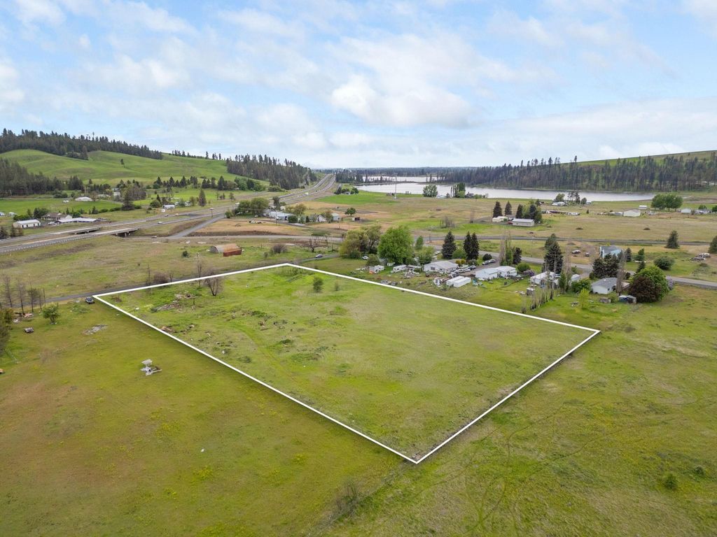 Photo of 13808 W Taylor Rd, Cheney, WA 99004 (MLS # 202525483)