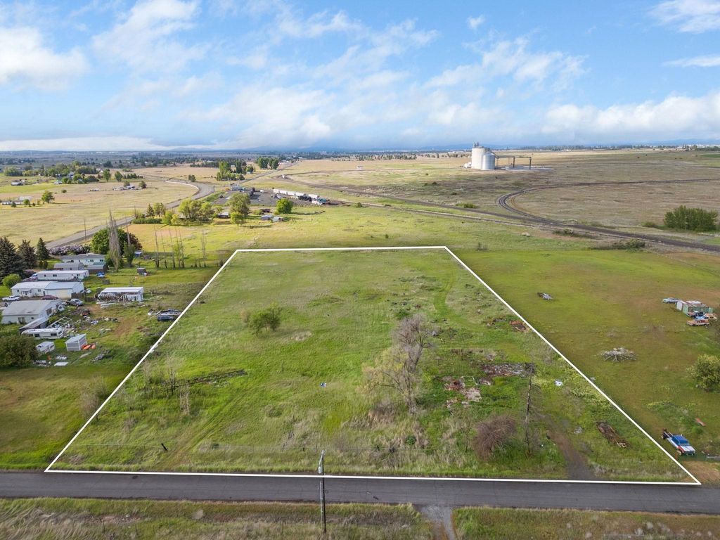 Photo of 13808 W Taylor Rd, Cheney, WA 99004 (MLS # 202525483)