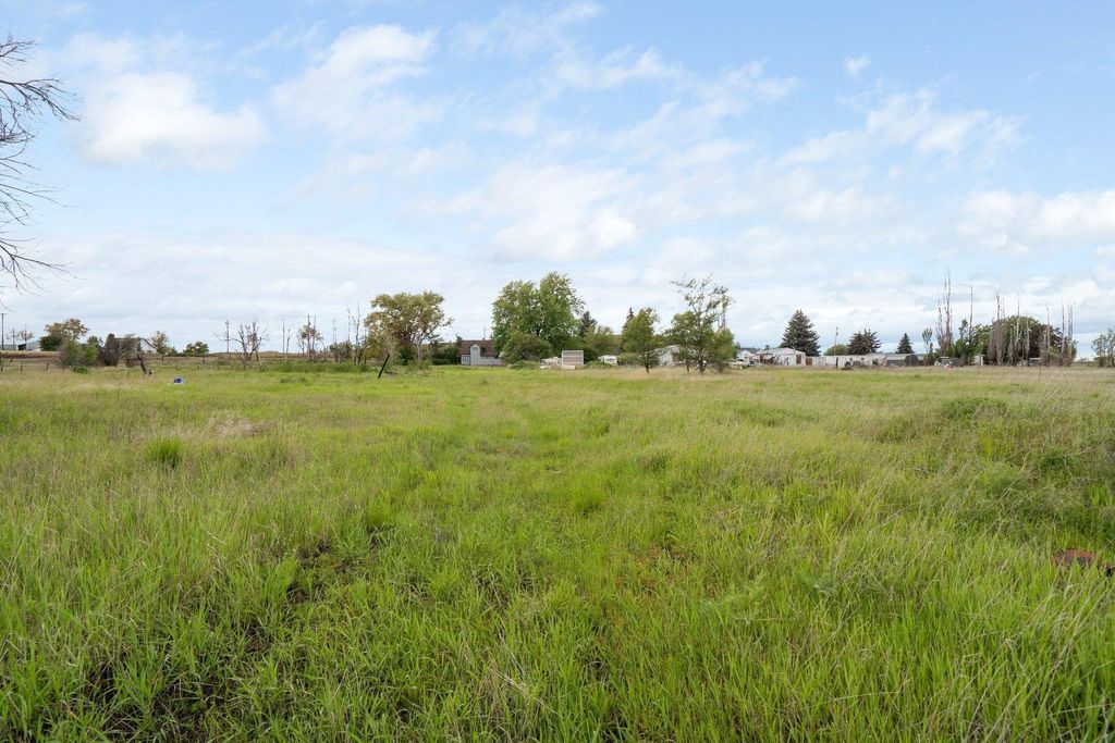 Photo of 13808 W Taylor Rd, Cheney, WA 99004 (MLS # 202525483)