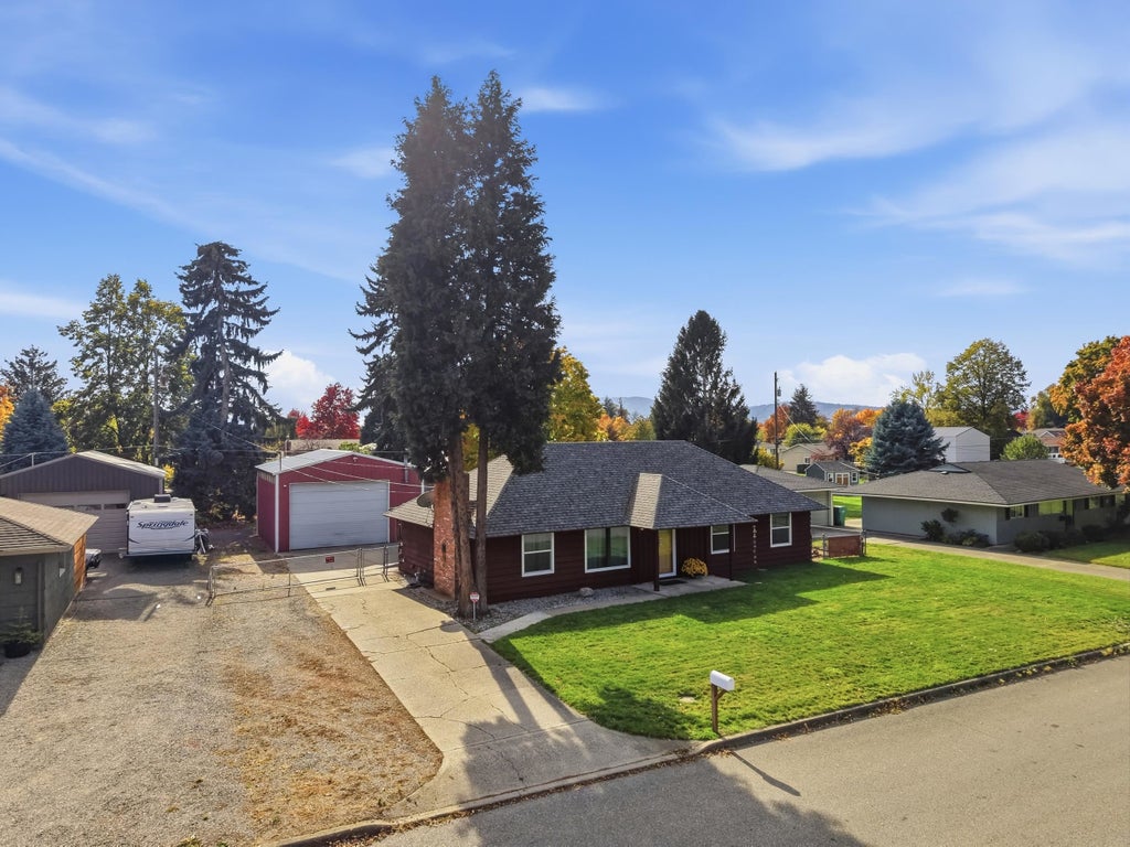 Photo of 12916 E Desmet Ave, Spokane Valley, WA 99216 (MLS # 202626117)