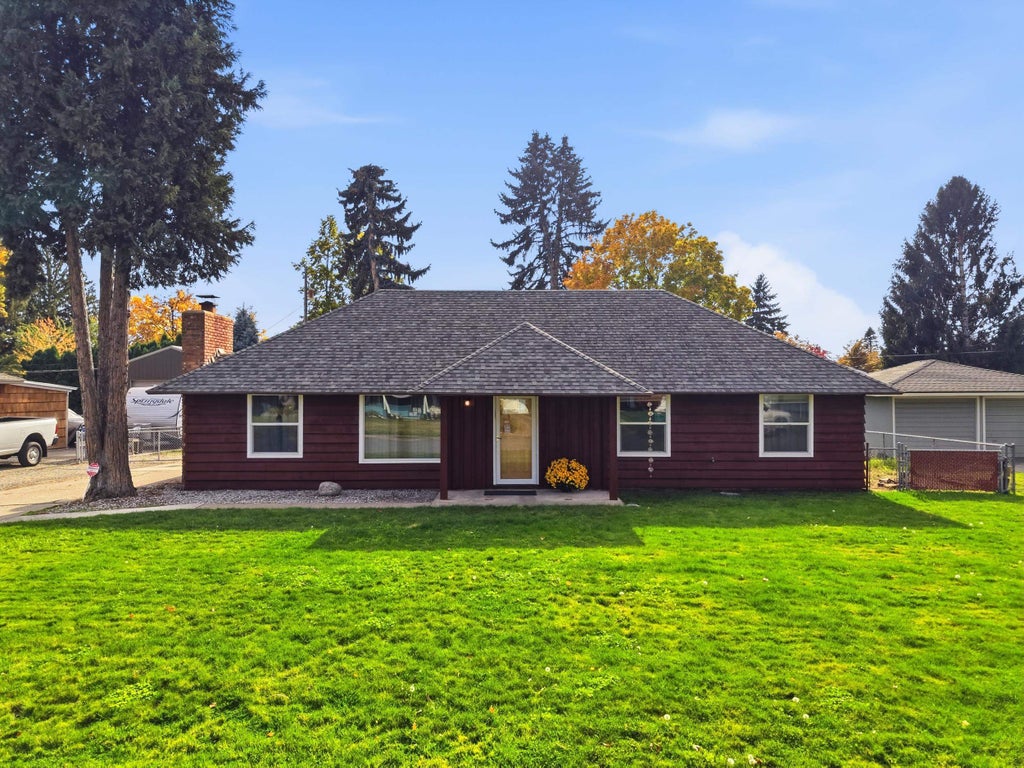Photo of 12916 E Desmet Ave, Spokane Valley, WA 99216 (MLS # 202626117)