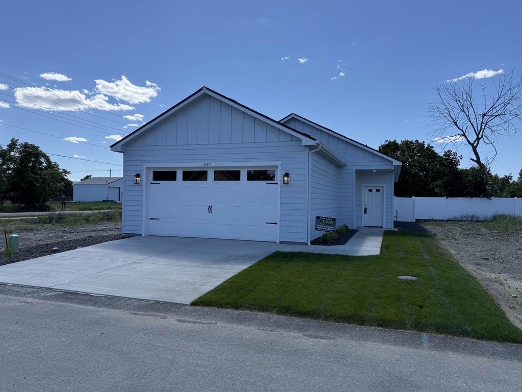Photo of 422 N Martini Ln, Spokane Valley, WA 99216 (MLS # 202626060)