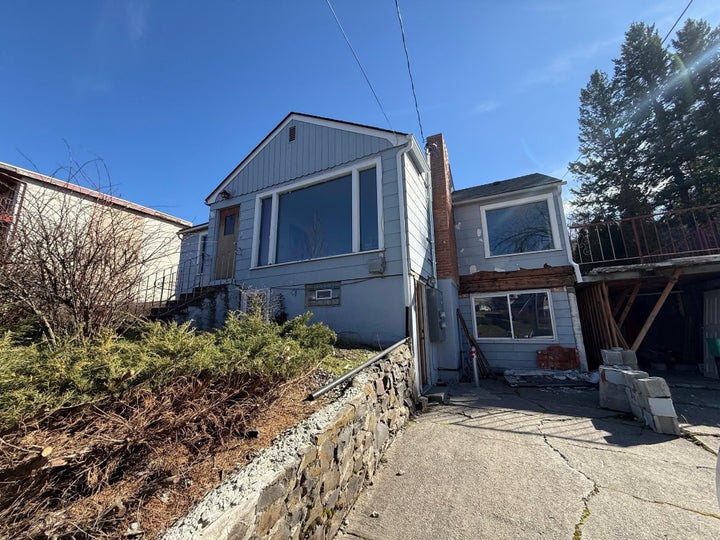 Photo 1 of 24 — 1275 NE Valley Rd, Pullman, WA 99163