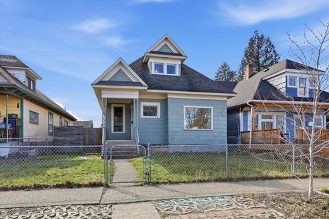 Photo of 1801 W Gardner Ave, Spokane, WA 99201 (MLS # 202613503)
