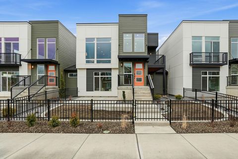 Photo of 2530 W Summit Pkwy, Spokane, WA 99201 (MLS # 202613784)