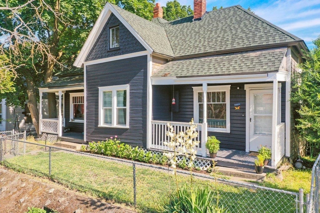 Photo of 2815 E Queen Ave, Spokane, WA 99217 (MLS # 202623563)