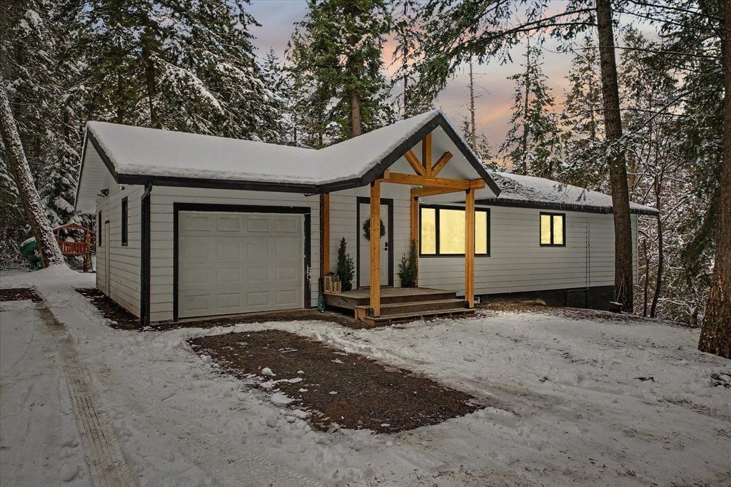 Photo of 8710 N Argonne Rd, Spokane, WA 99217 (MLS # 202610865)