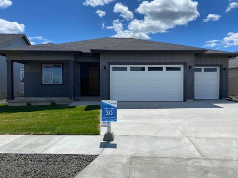 Single Family Residence in Spokane WA 5963 Sherri Lea Rd.jpg