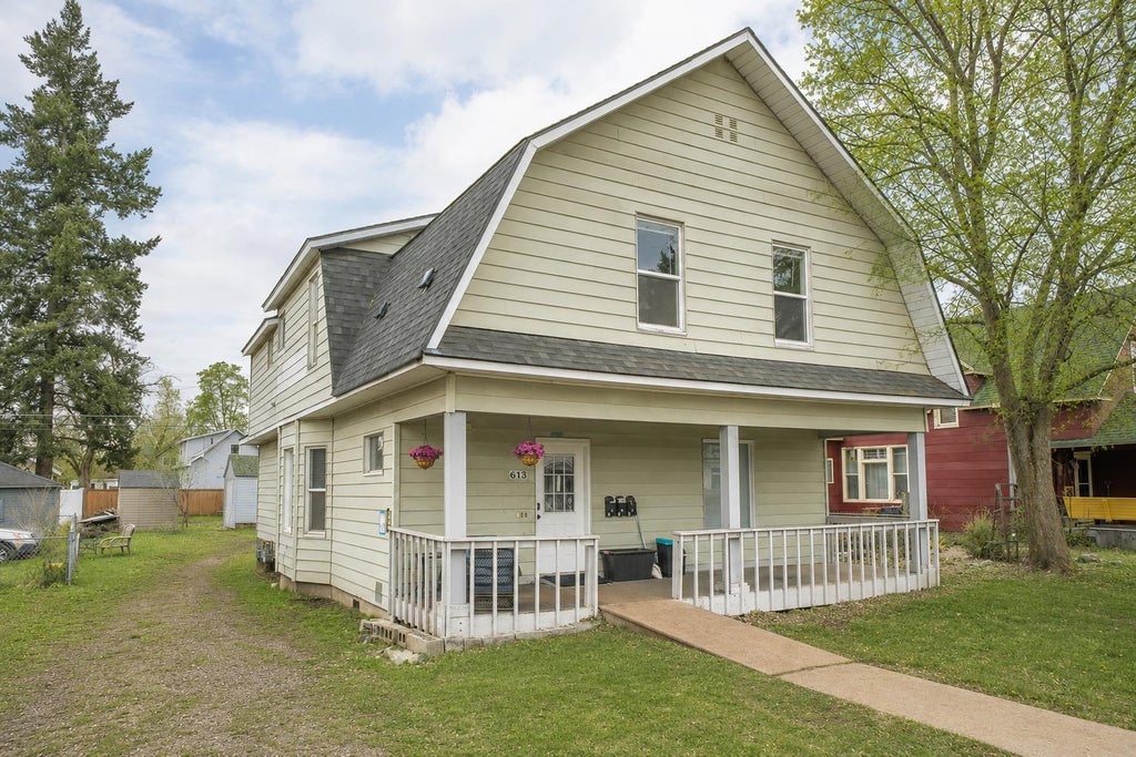Photo of 613 W Knox Ave, Spokane, WA 99205 (MLS # 202620398)