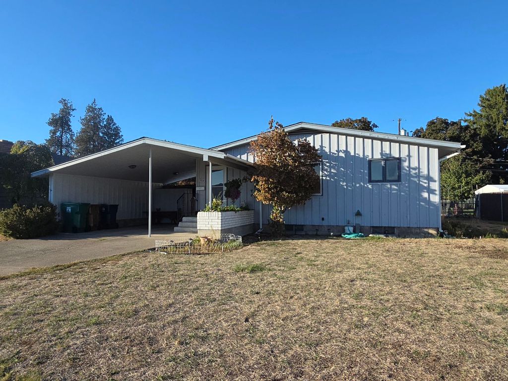 Photo of 5330 W Princeton Ave, Spokane, WA 99205 (MLS # 202525556)