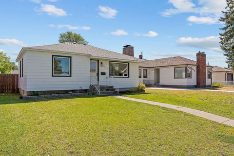 Photo of 5222 N N Howard St, Spokane, WA 99205 (MLS # 202616940)
