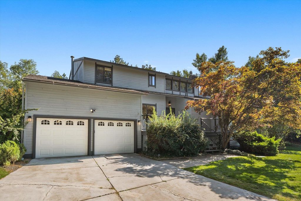 Photo of 1805 S Kahuna Dr, Spokane, WA 99223 (MLS # 202615139)
