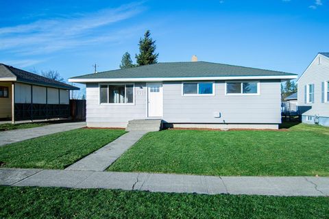Photo of 4312 W Broad Ave, Spokane, WA 99205 (MLS # 202527802)