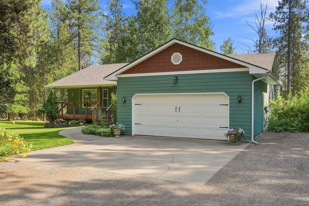 Photo of 26208 E IDAHO PINES Ln, Newman Lake, WA 99025 (MLS # 202622974)