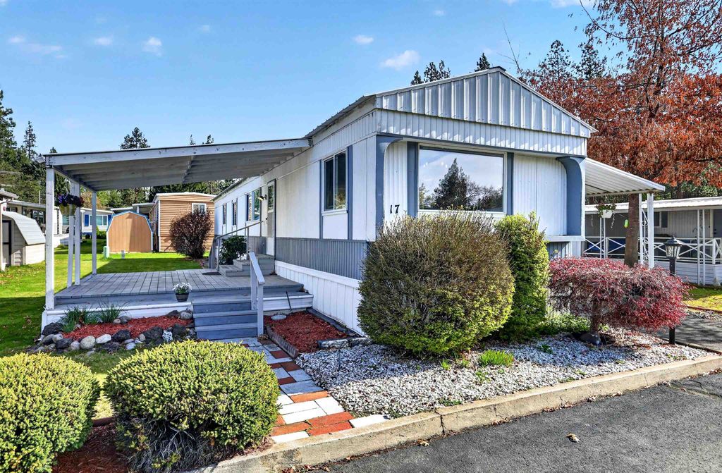 Photo of 208 S Neyland Rd, Liberty Lake, WA 99019 (MLS # 202616313)