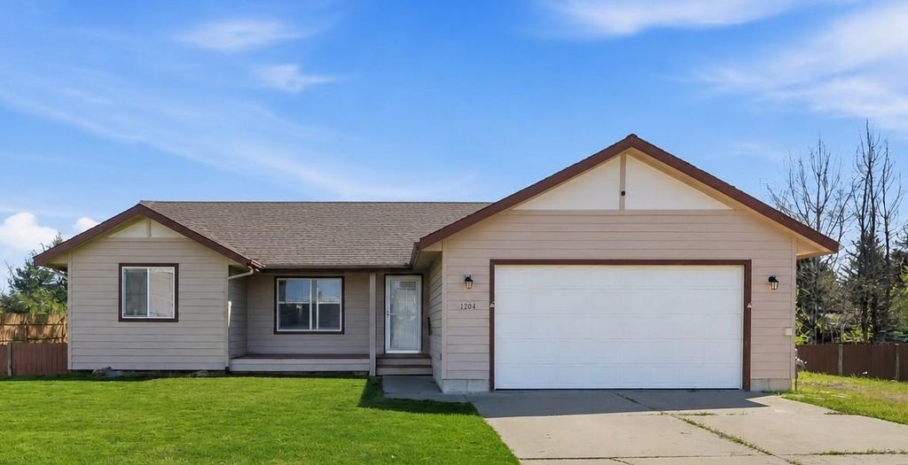 Photo of 1204 E 6th St, Deer Park, WA 99006 (MLS # 202616473)