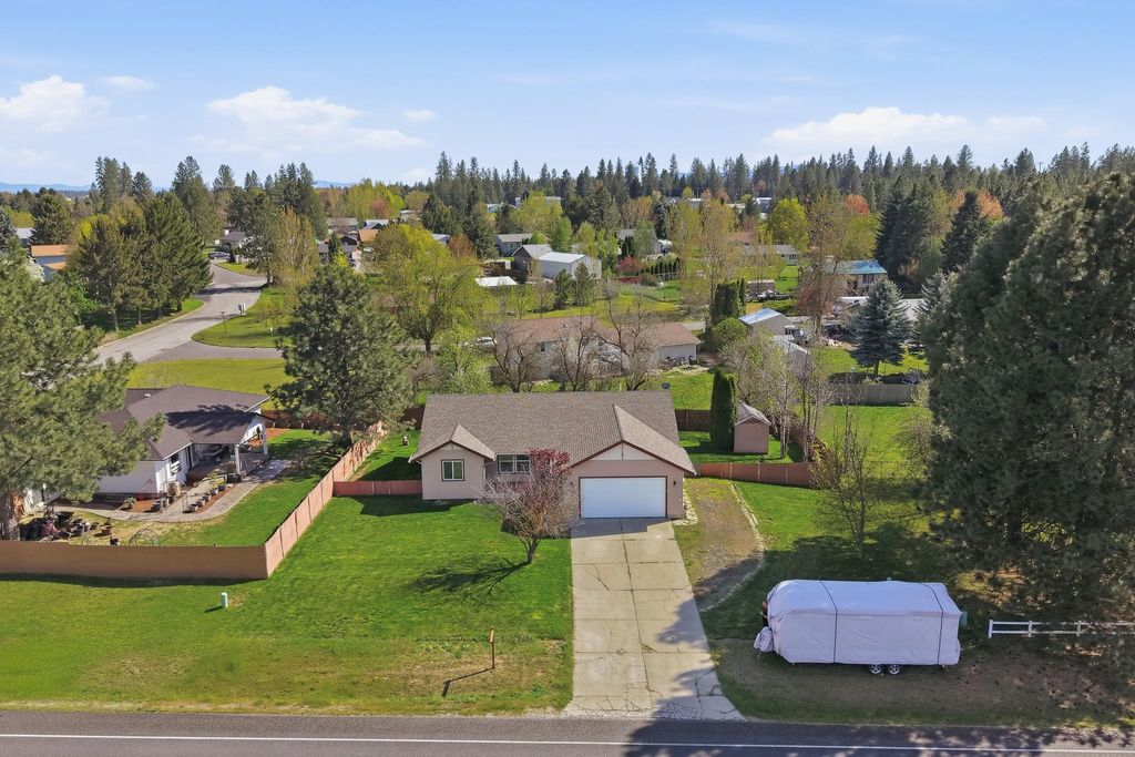 Photo of 1204 E 6th St, Deer Park, WA 99006 (MLS # 202616473)