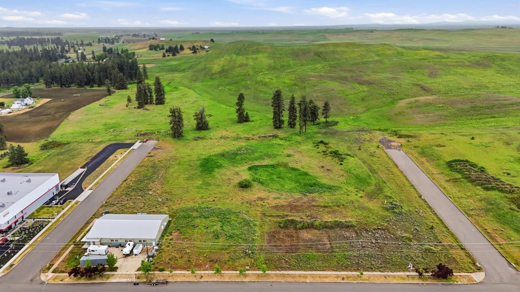 Photo of 1638 Willow St St, Cheney, WA 99004 (MLS # 202623005)
