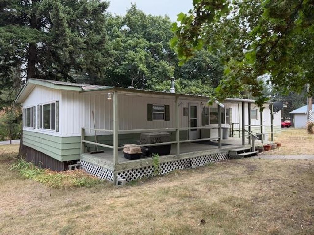 Photo of 32825 N Perry Rd, Deer Park, WA 99006 (MLS # 202525570)