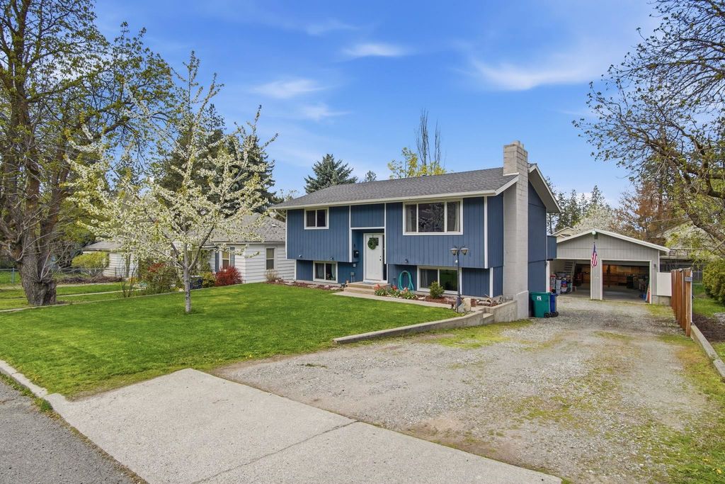 Photo of 4011 E 12th Ave, Spokane, WA 99202 (MLS # 202615858)