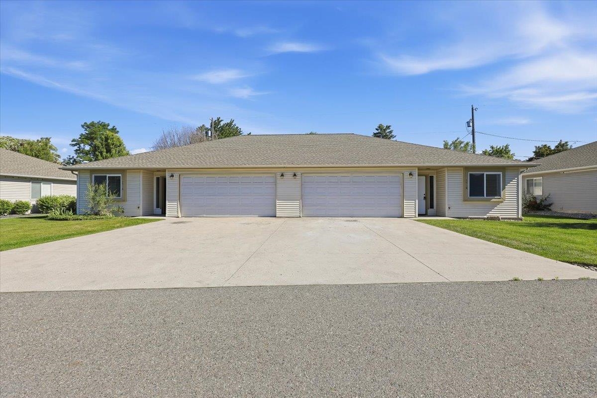 Photo 1 of 24 — 1716 N Bessie Ln, Spokane Valley, WA 99224