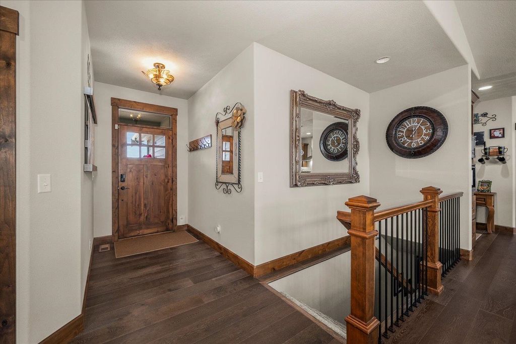 Photo of 1111 N River Ridge Blvd Blvd, Spokane, WA 99224 (MLS # 202615161)