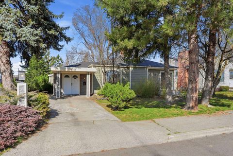 Photo of 1328 W Gordon Ave, Spokane, WA 99205 (MLS # 202612995)