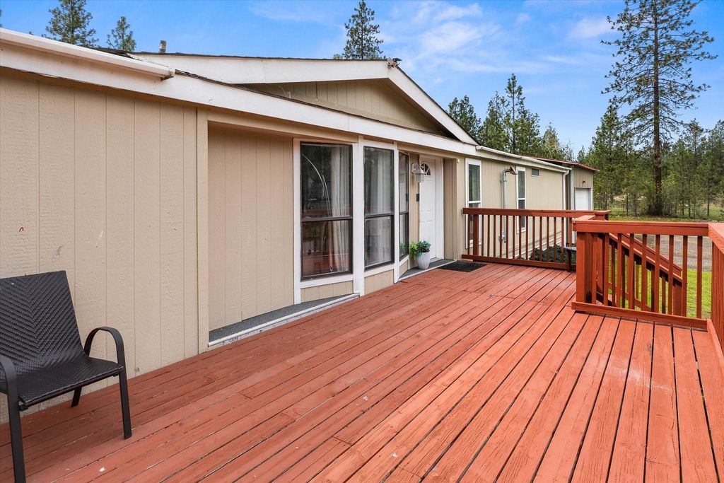 Photo of 27711 W Long Lake Rd, Ford, WA 99013 (MLS # 202615986)