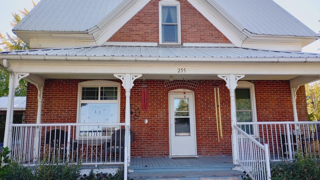 Photo of 255 E Broadway Ave, Reardan, WA 99029 (MLS # 202525396)