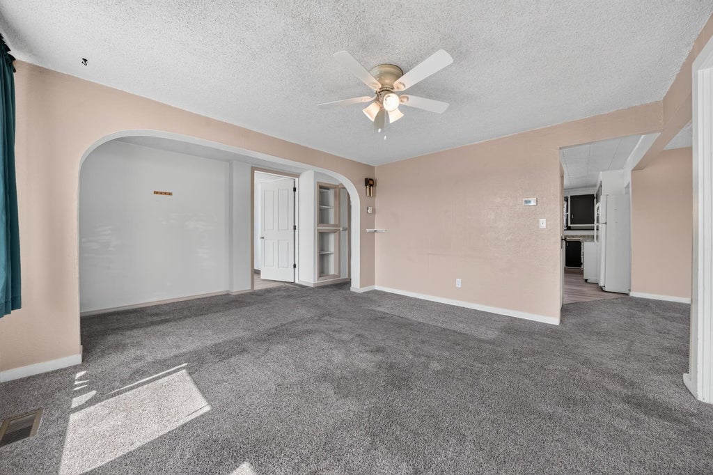 Photo of 8915 E Grace Ave, Millwood, WA 99212 (MLS # 202622226)