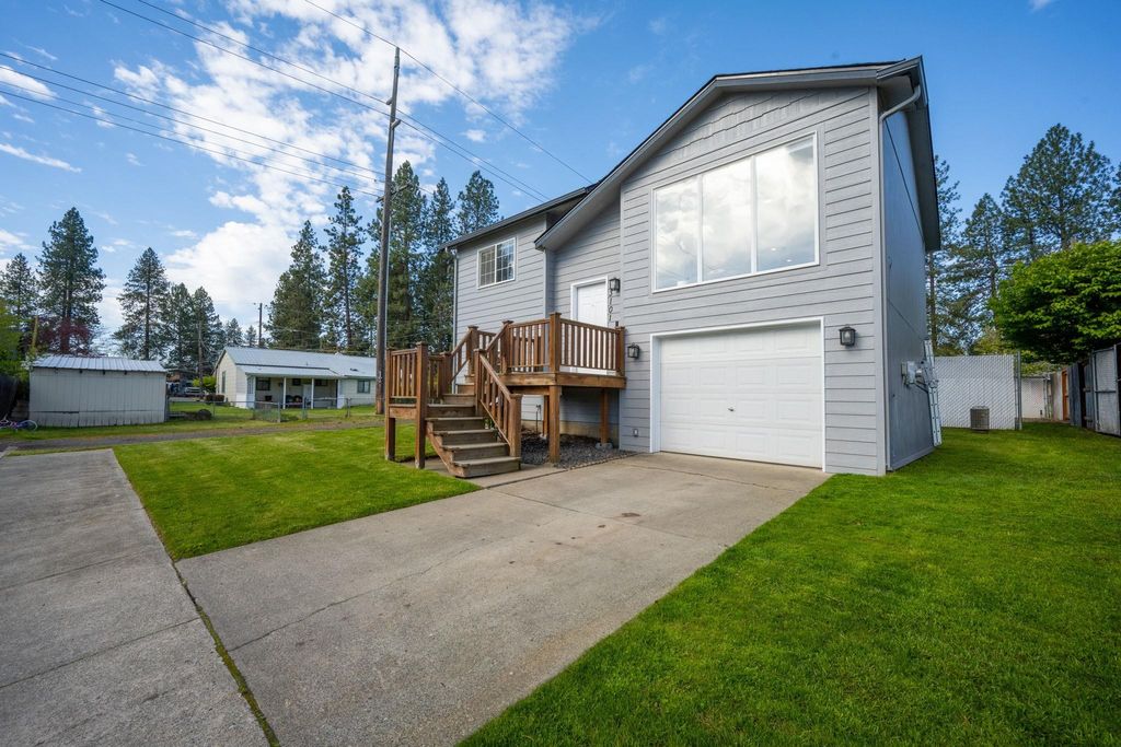Photo of 3101 N 10th St, Coeur d Alene, ID 83815 (MLS # 202616456)