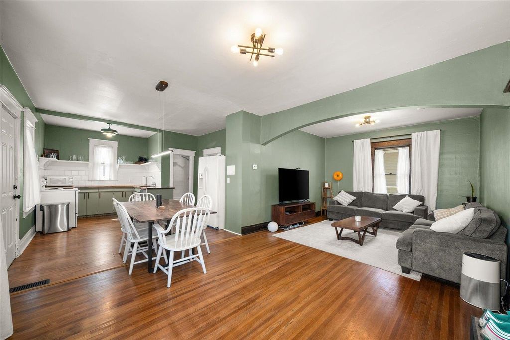 Photo of 416 E Everett Ave, Spokane, WA 99207 (MLS # 202616331)