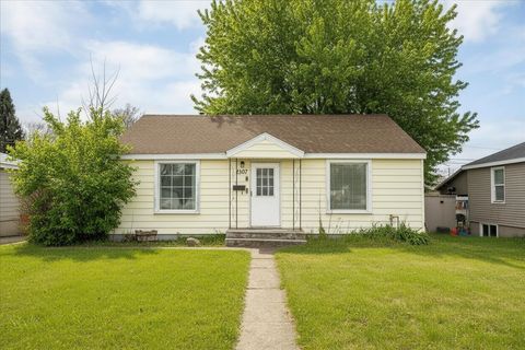 Photo of 2307 W Rowan Ave, Spokane, WA 99205 (MLS # 202612617)