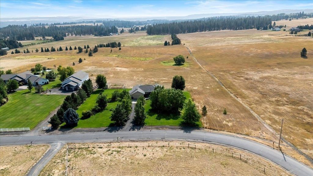 Photo of 304 E Burk Rd, Colbert, WA 99005 (MLS # 202616438)